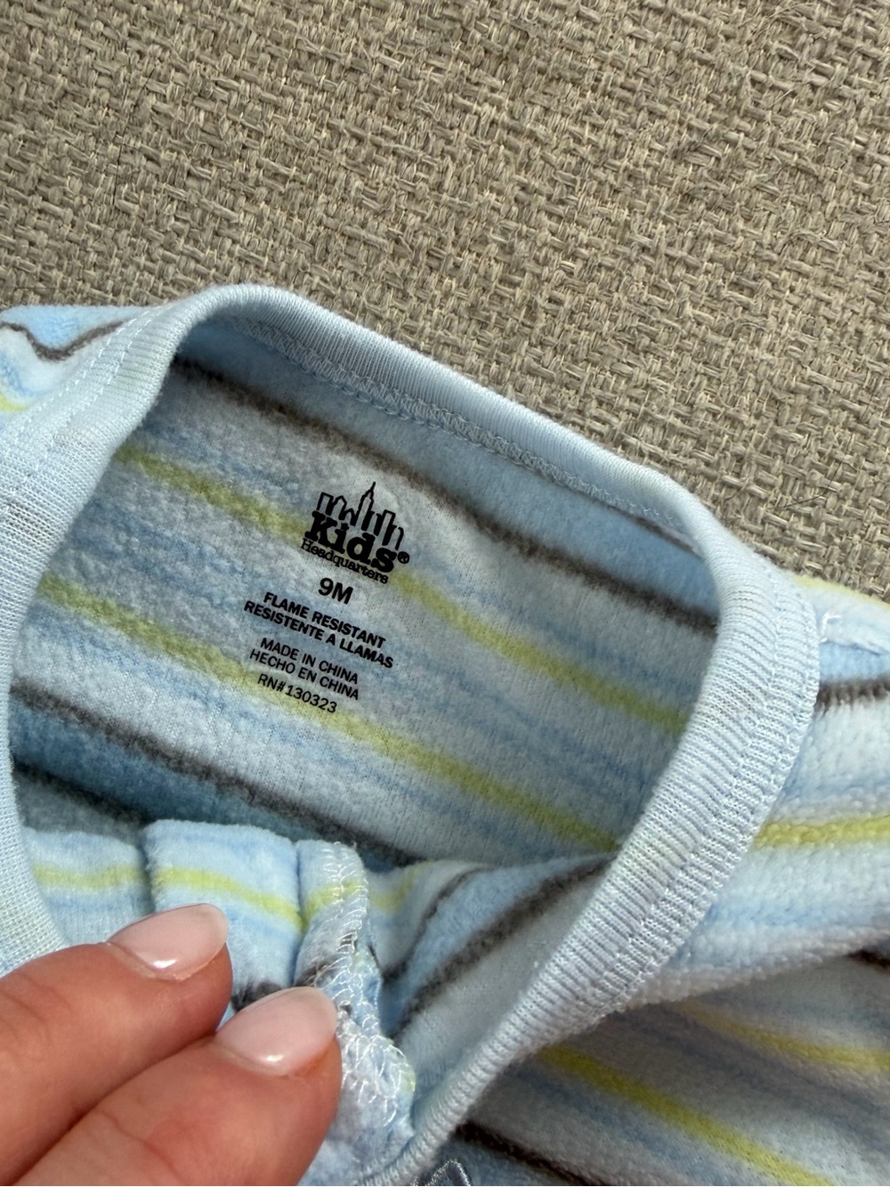 Baby Fleece One-Piece Sleepers with Dinosaur Print - Gray & Light Blue 9 months - Picture 4 of 7